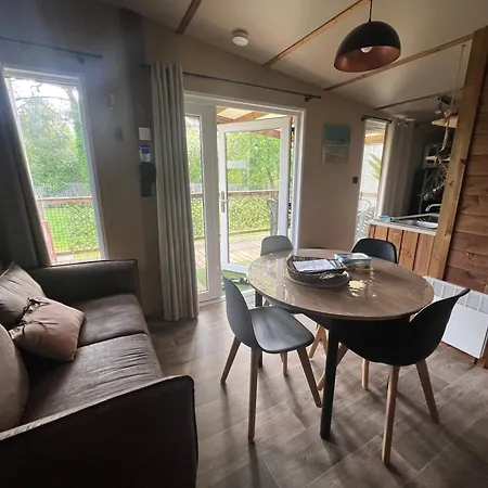 아파트 Mobil G11 Confort 구장메스트라